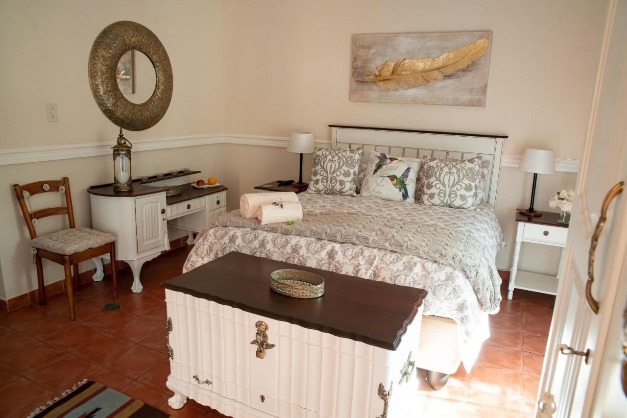 Roses And Pebbles B & B Guest House Klerksdorp Bagian luar foto