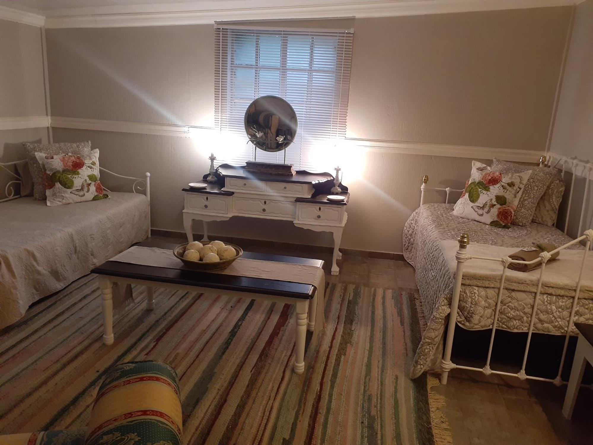 Roses And Pebbles B & B Guest House Klerksdorp Bagian luar foto